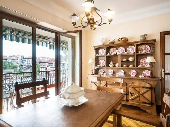 Apartamento Miramar. Basquenjoy Hondarribia